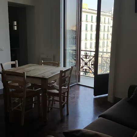 شقة Metro Garibaldi - Loft Con Wifi E 4 Posti Letto Presso La Stazione Di نابولي